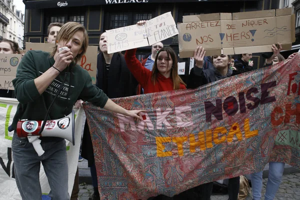 벨기에 브뤼셀에서 기후 운동가들이 항의 — 스톡 사진