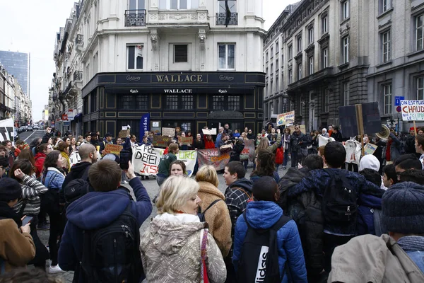 Ativistas do clima protestam em Bruxelas, Bélgica — Fotografia de Stock