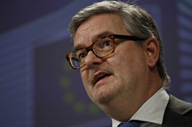 Komiserler Mariya Gabriel ve Julian King tarafından basın toplantısı