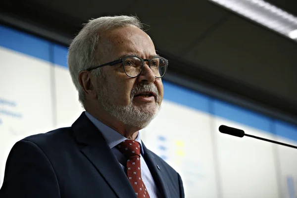 Presidente del Banco Europeo de Inversiones (BEI), Werner Hoyer , — Foto de Stock