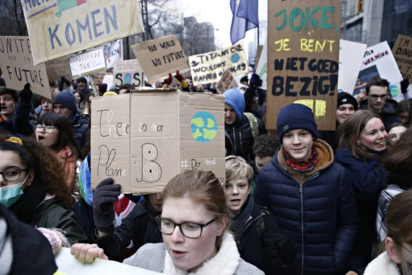 Estudantes belgas se reúnem para uma manifestação climática em Bruxelas , — Fotografia de Stock