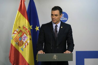 Brüksel, Belçika. 2. Temmuz 2019. İspanya Başbakanı Pedro Sanchez, Avrupa Birliği liderler zirvesinin ardından düzenlediği basın toplantısında konuştu.