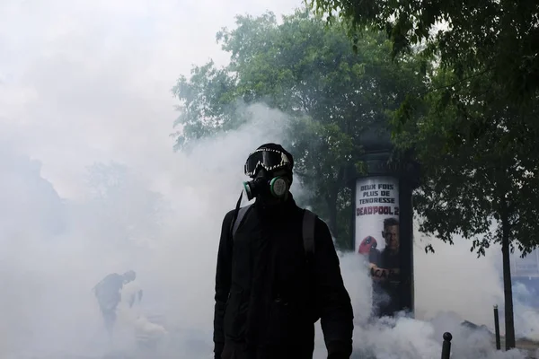 Demonstranter drabbade samman med kravallpolis under en marsch för annua — Stockfoto