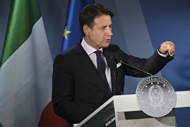 İtalya Başbakanı Giuseppe Conte, Belçika'nın başkenti Brüksel'de düzenlenen Avrupa Konseyi zirvesinin ardından basın toplantısı düzenledi2 Temmuz 2019.