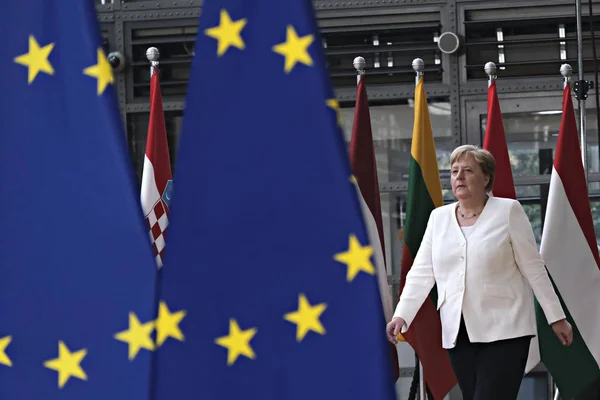 ドイツのアンゲラ メルケル首相が2019年6月30日にベルギーのブリュッセルで欧州連合首脳との会談に到着 — ストック写真