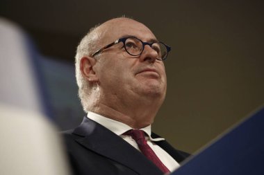 Avrupa Komisyonu Üyesi Phil Hogan'ın Comm'da basın toplantısı