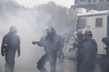 Paris'te Sarı Yelekler Protesto, Fransa