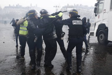 Paris'te Sarı Yelekler Protesto, Fransa