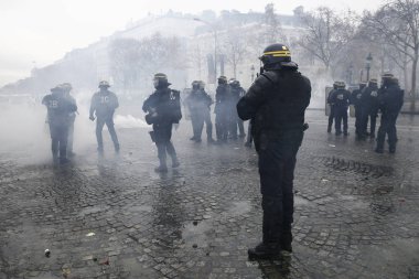 Paris'te Sarı Yelekler Protesto, Fransa