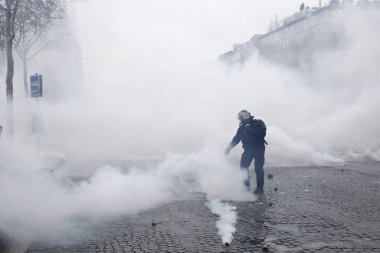 Paris'te Sarı Yelekler Protesto, Fransa