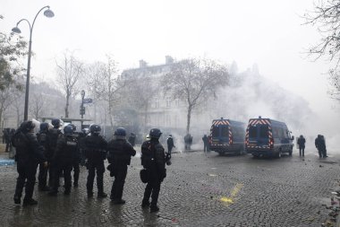 Paris'te Sarı Yelekler Protesto, Fransa