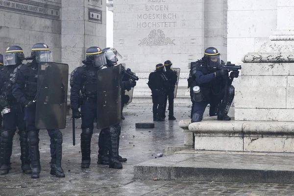 Sárga mellények Protest Párizsban, Franciaországban — Stock Fotó