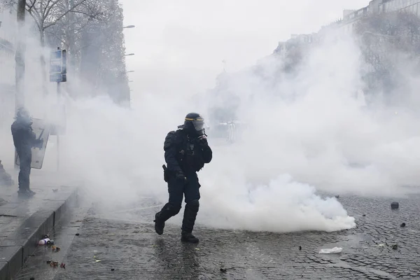 フランス・パリで黄色いベスト抗議 — ストック写真