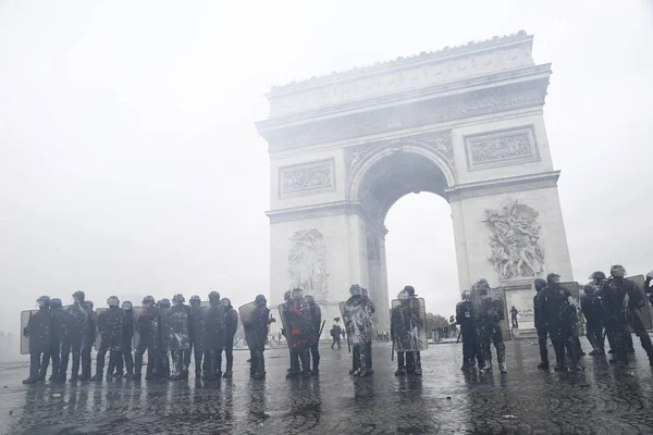 Protesto Coletes Amarelos em Paris, França — Fotografia de Stock