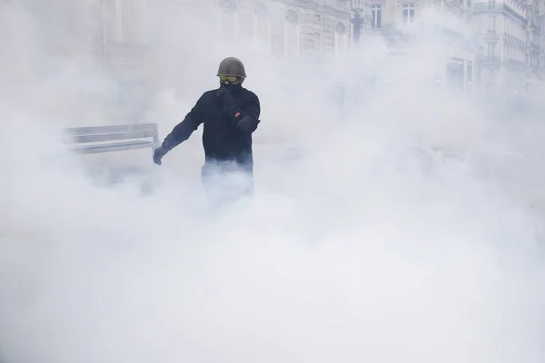 Protesta de chalecos amarillos en París, Francia — Foto de Stock