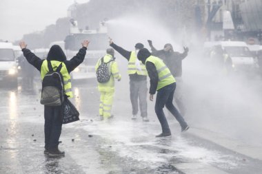 Paris'te Sarı Yelekler Protesto, Fransa