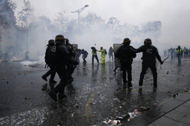Paris'te Sarı Yelekler Protesto, Fransa