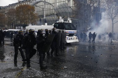 Paris'te Sarı Yelekler Protesto, Fransa