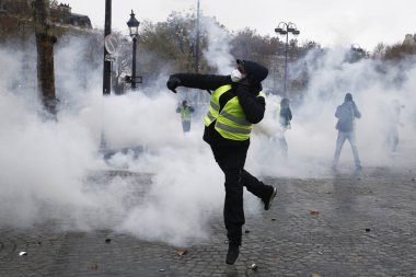 Paris'te Sarı Yelekler Protesto, Fransa