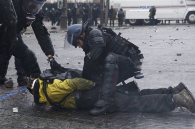 Paris'te Sarı Yelekler Protesto, Fransa