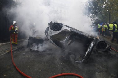 Paris'te Sarı Yelekler Protesto, Fransa