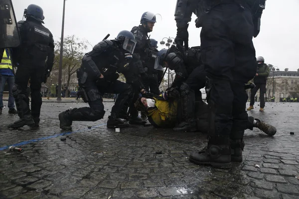 Sárga mellények Protest Párizsban, Franciaországban — Stock Fotó