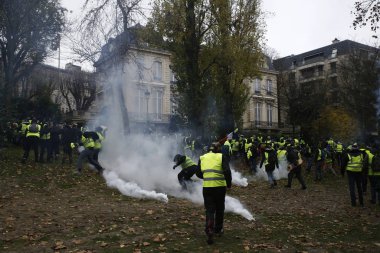 Paris'te Sarı Yelekler Protesto, Fransa