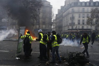 Paris'te Sarı Yelekler Protesto, Fransa