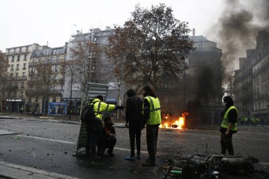 Paris'te Sarı Yelekler Protesto, Fransa
