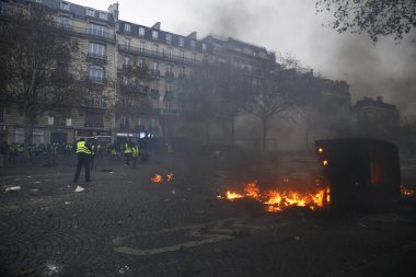 Paris'te Sarı Yelekler Protesto, Fransa