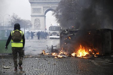 Paris'te Sarı Yelekler Protesto, Fransa