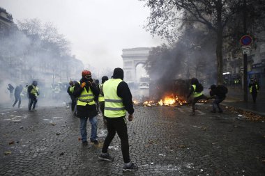Paris'te Sarı Yelekler Protesto, Fransa