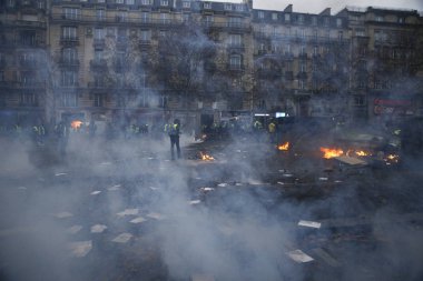 Paris'te Sarı Yelekler Protesto, Fransa