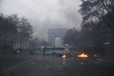 Paris'te Sarı Yelekler Protesto, Fransa