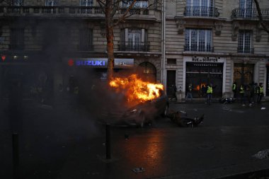 Paris'te Sarı Yelekler Protesto, Fransa