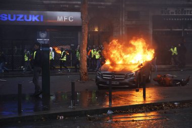 Paris'te Sarı Yelekler Protesto, Fransa