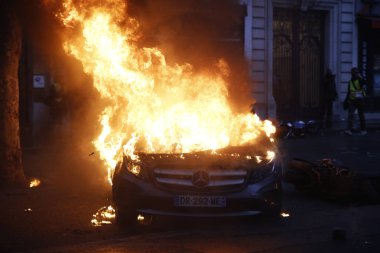 Paris'te Sarı Yelekler Protesto, Fransa