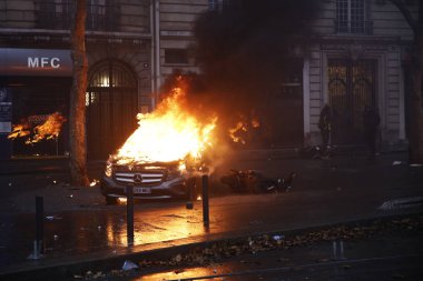 Paris'te Sarı Yelekler Protesto, Fransa