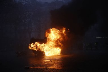 Paris'te Sarı Yelekler Protesto, Fransa