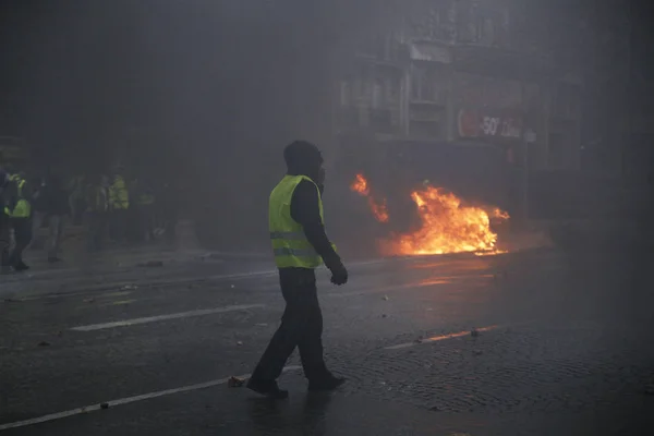 Sárga mellények Protest Párizsban, Franciaországban — Stock Fotó