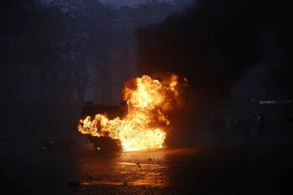 フランス・パリで黄色いベスト抗議 — ストック写真