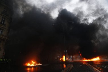 Paris'te Sarı Yelekler Protesto, Fransa