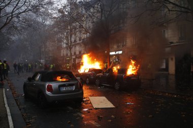 Paris'te Sarı Yelekler Protesto, Fransa