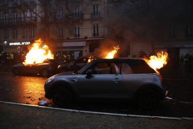 Paris'te Sarı Yelekler Protesto, Fransa