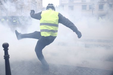 Paris'te Sarı Yelekler Protesto, Fransa