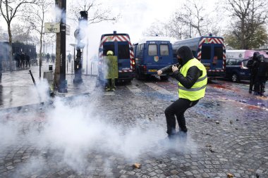 Paris'te Sarı Yelekler Protesto, Fransa