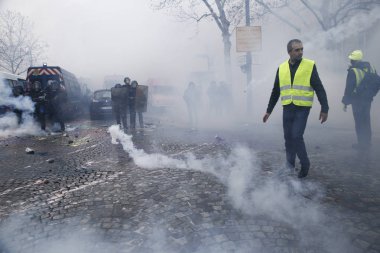 Paris'te Sarı Yelekler Protesto, Fransa