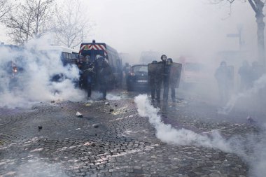 Paris'te Sarı Yelekler Protesto, Fransa