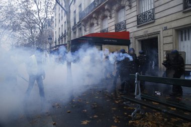 Paris'te Sarı Yelekler Protesto, Fransa