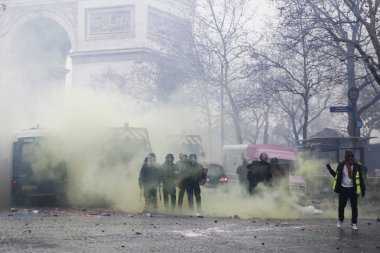 Paris'te Sarı Yelekler Protesto, Fransa